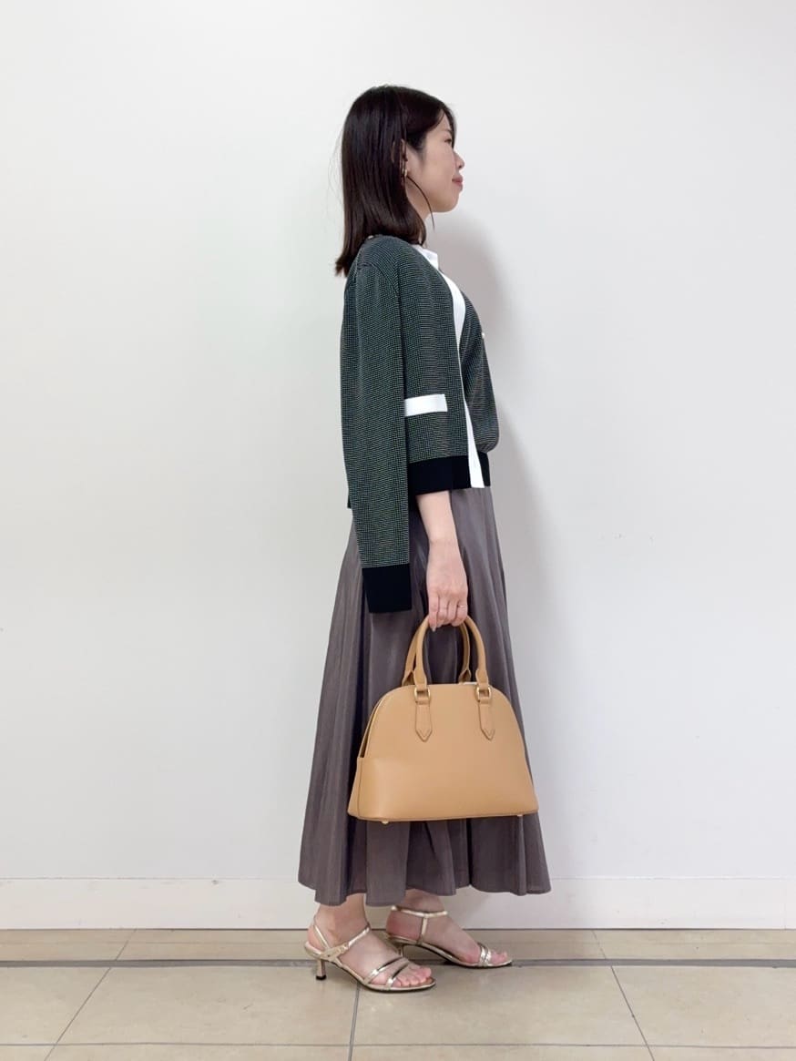asamiさんの「UNTITLED｜◆【配色カラー/アンサンブル可能】きれいめ七分袖ニット」を使ったコーディネート