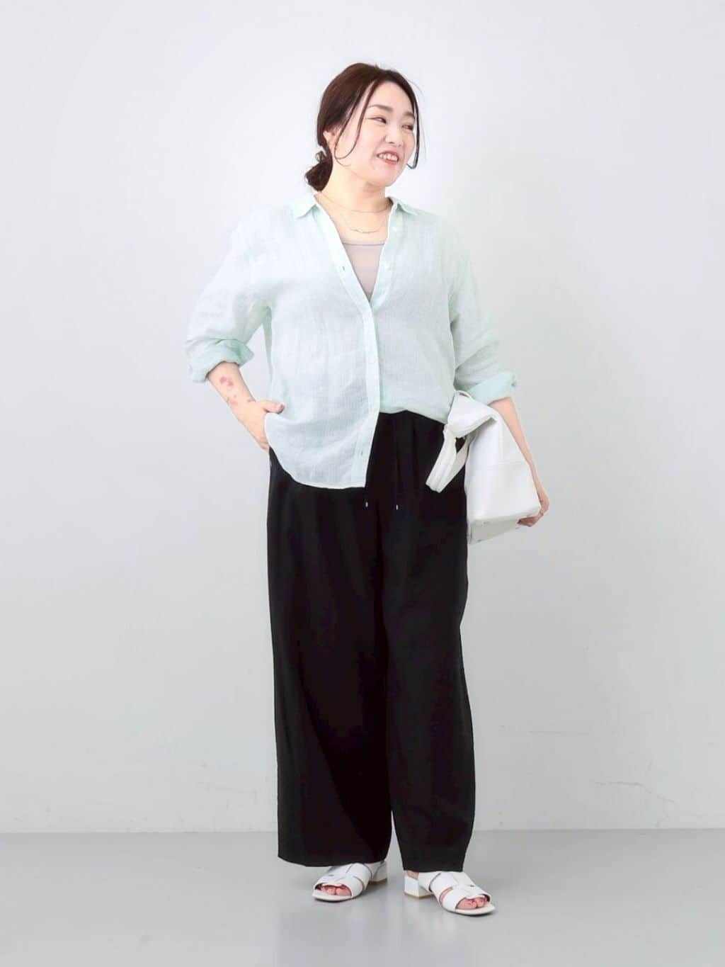 kaoさんの「INDIVI｜◆【毎年人気！／フレンチリネン】ベーシックシャツ」を使ったコーディネート