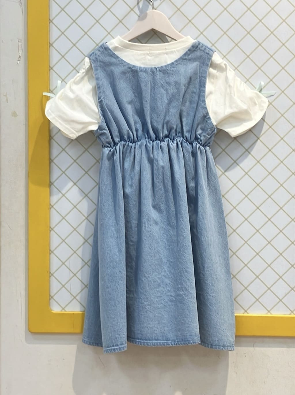 蒼さんの「SHOO･LA･RUE｜◆【洗える/100-150cm】スカラップ使いがキュートな デニムジャンドレ」を使ったコーディネート