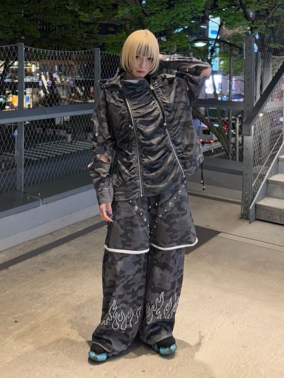 川本葵さんの「tk.TAKEO KIKUCHI｜◆K&rsquo;PJT by AOI 『Lightweight Parka』」を使ったコーディネート