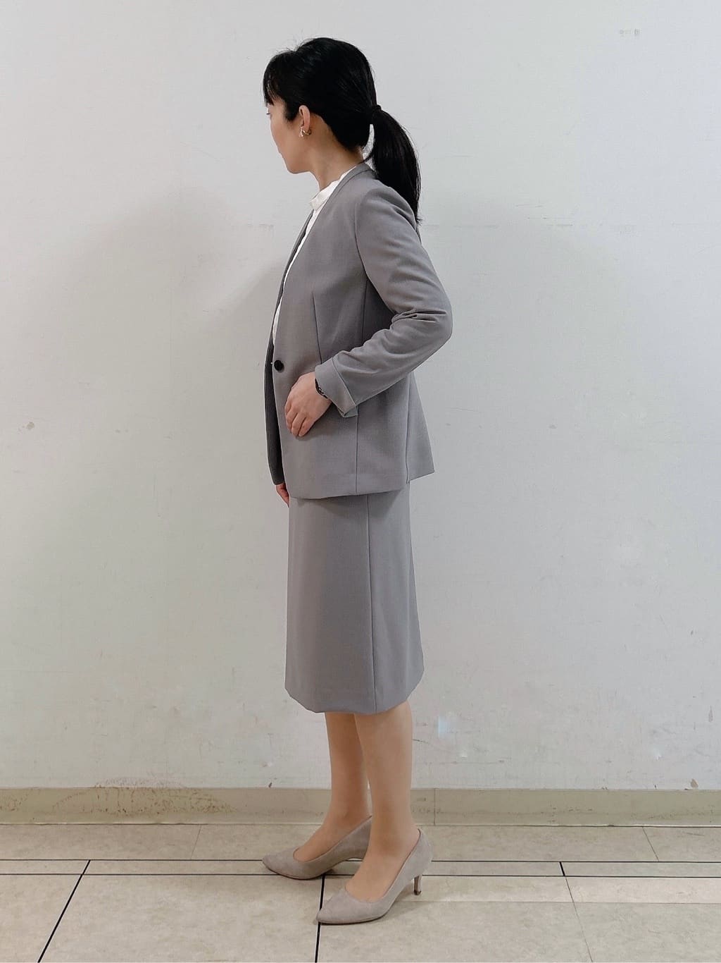 hattoriさんの「INDIVI｜【定番スーツ／UVケア／洗える】ウール調ノーカラージャケット」を使ったコーディネート