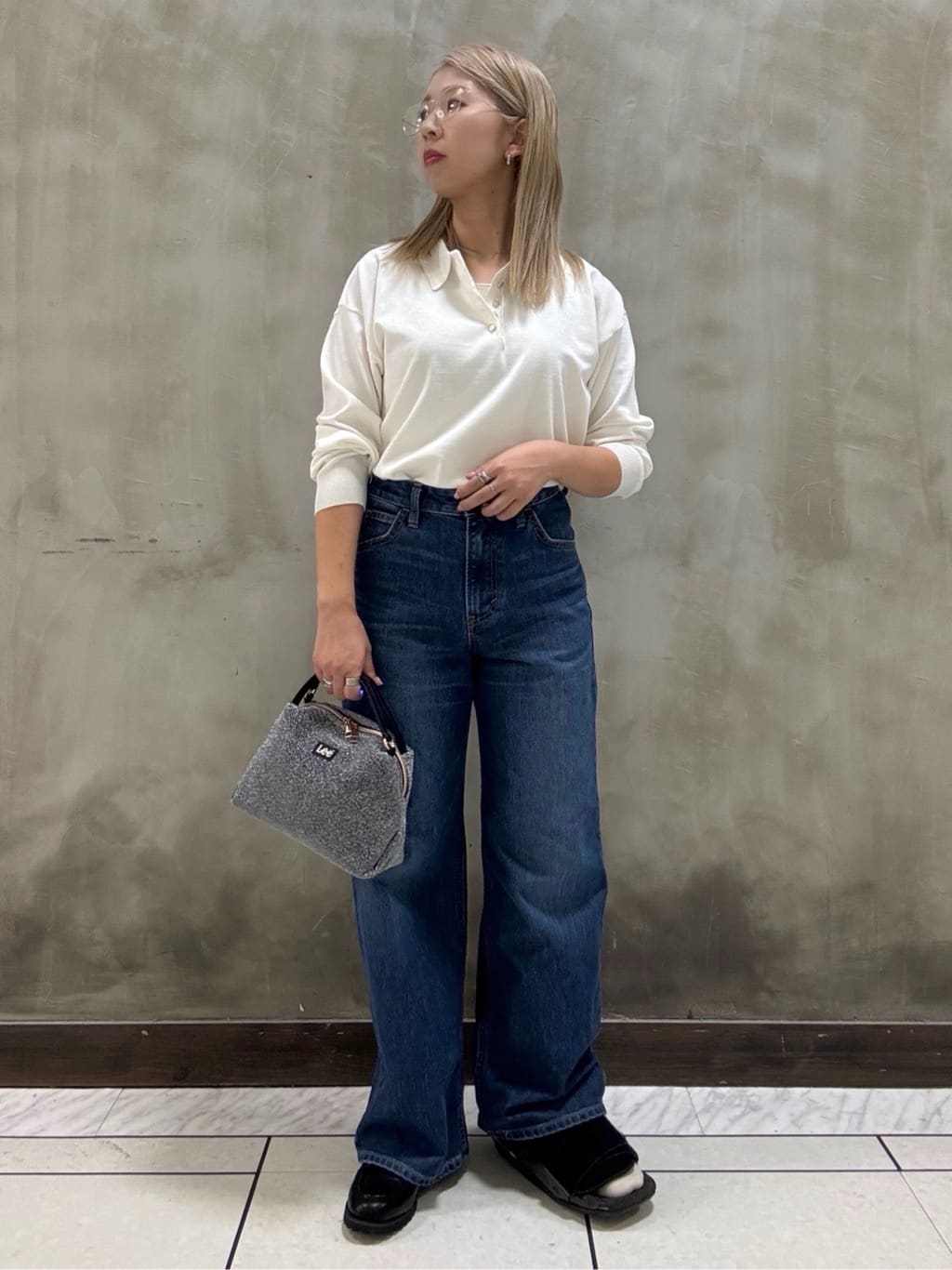 minaさんの「grove｜【Lee&times;grove別注】WIDE DENIM PANTS」を使ったコーディネート