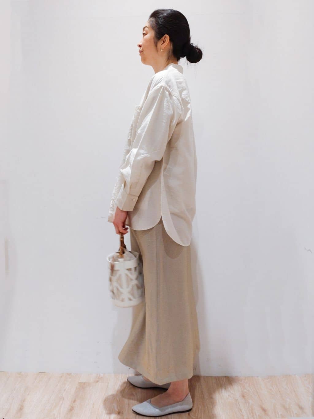 Ｑさんの「OPAQUE.CLIP｜◆《andGIRL掲載》麻混シアーダブルポケットシャツ【洗濯機洗い可】」を使ったコーディネート