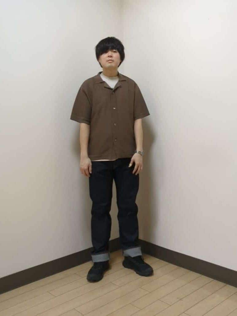 あきやまさんの「TAKEO KIKUCHI｜【モンスターストレッチ】日本製 ワンウォッシュ デニムパンツ」を使ったコーディネート