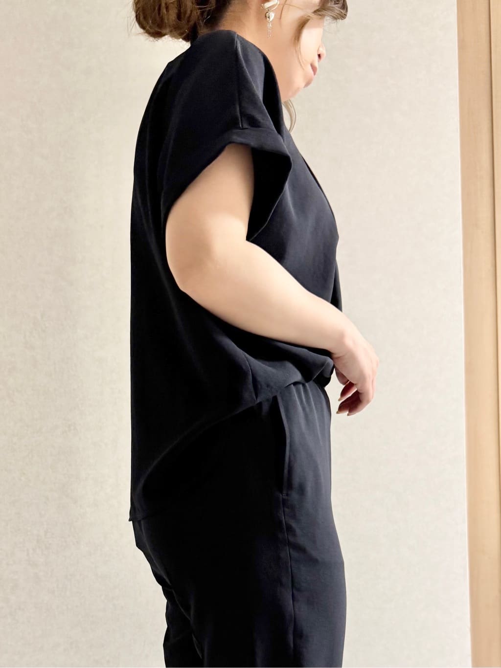 sayuさんの「UNTITLED｜◆【セットアップ可/接触冷感/イージーケア】リラクミスト　2WAYブラウス」を使ったコーディネート