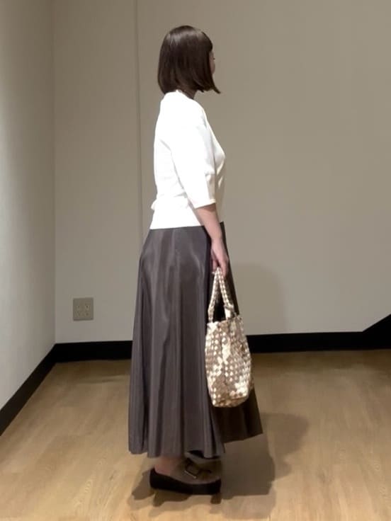 MIKIKOさんの「UNTITLED｜◆【袖コンシャス/着映え/六分袖】ランタンスリーブニット」を使ったコーディネート