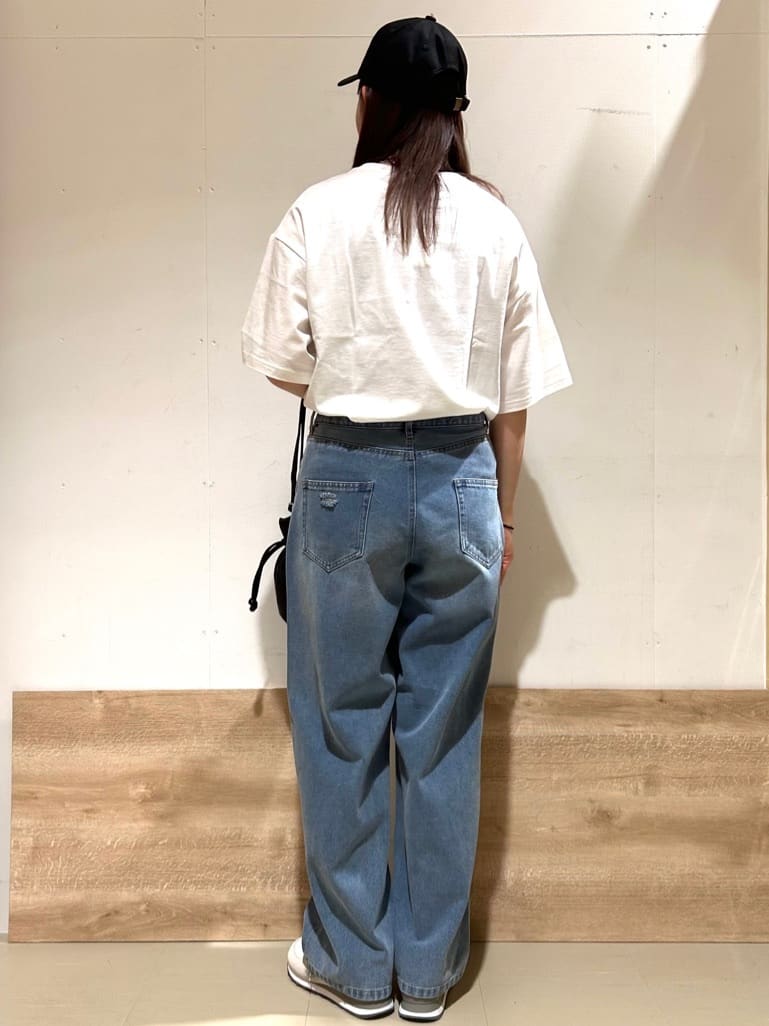 花さんの「SHOO･LA･RUE｜◆ロゴ刺繍キャップ」を使ったコーディネート