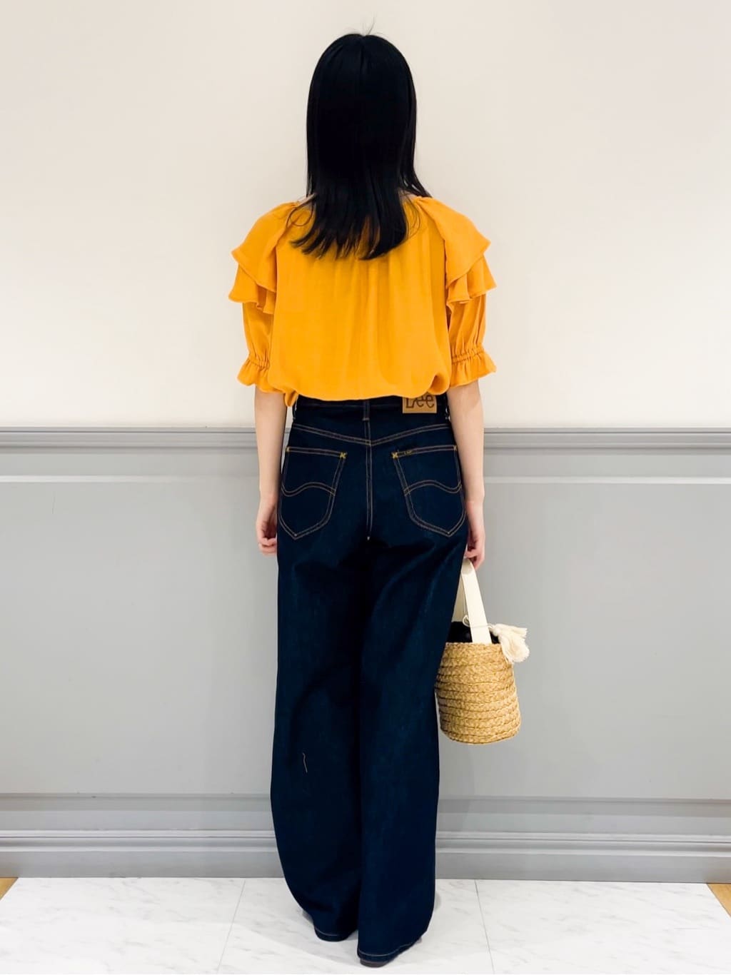 moeさんの「grove｜【Lee&times;grove別注】WIDE DENIM PANTS」を使ったコーディネート