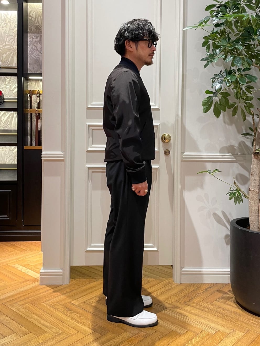 鶴田大士さんの「DRESSTERIOR｜【撥水加工/Safari5月号掲載】ローファー」を使ったコーディネート