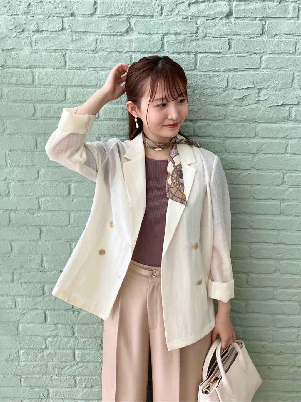 みさかさんの「index｜麻調シアーダブルブレストテーラードジャケット【洗濯機洗い可】」を使ったコーディネート