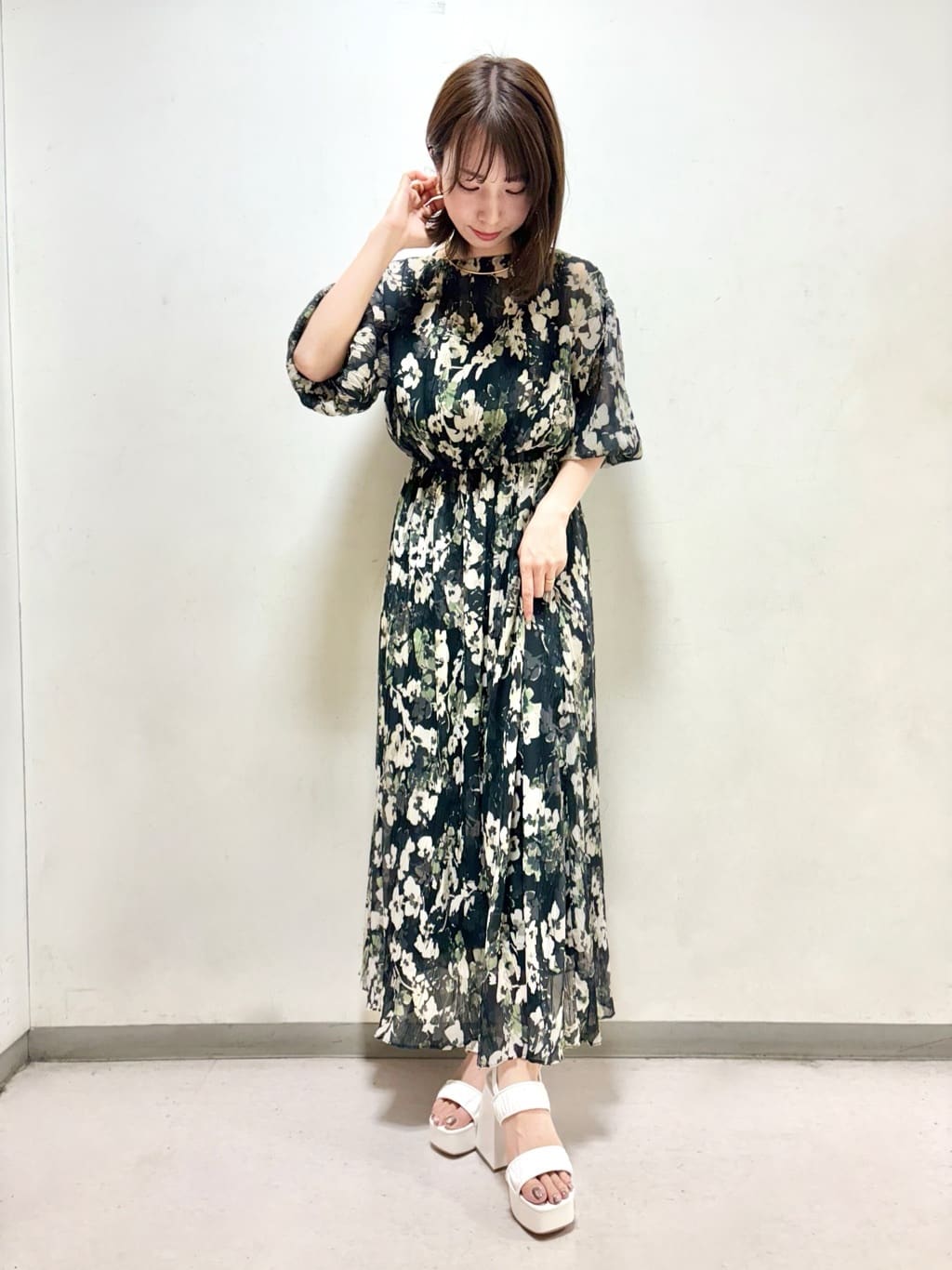 sakiさんの「ESPERANZA｜ギャザーダブルベルト チャンキーヒールサンダル」を使ったコーディネート