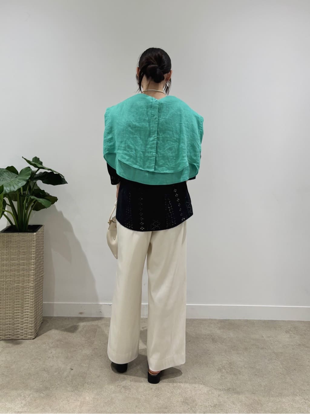 ibukiさんの「INDIVI｜◆【刺繍／レース】スラッシュネックブラウス」を使ったコーディネート