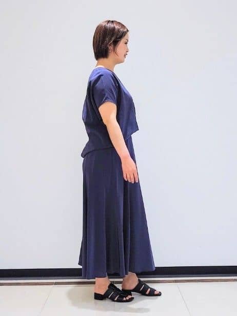 gissyさんの「INDIVI｜◆【通気性◎撥水／接触冷感／UVケア】ナローフレアスカート」を使ったコーディネート