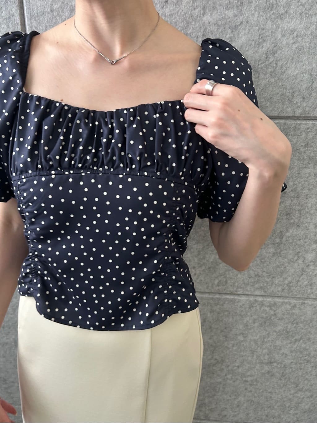 honoka Aさんの「CODE A｜polka dot blouse」を使ったコーディネート