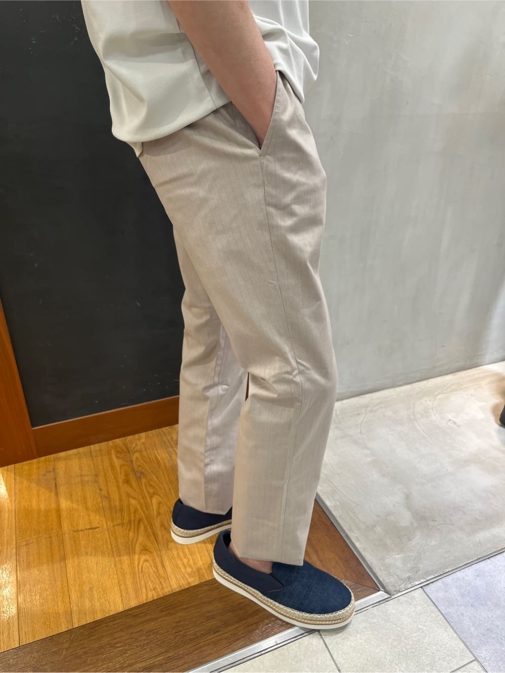 Yokochiさんの「TAKEO KIKUCHI｜【抗菌防臭／5サイズ展開】ハイゲージポンチ Tシャツ」を使ったコーディネート
