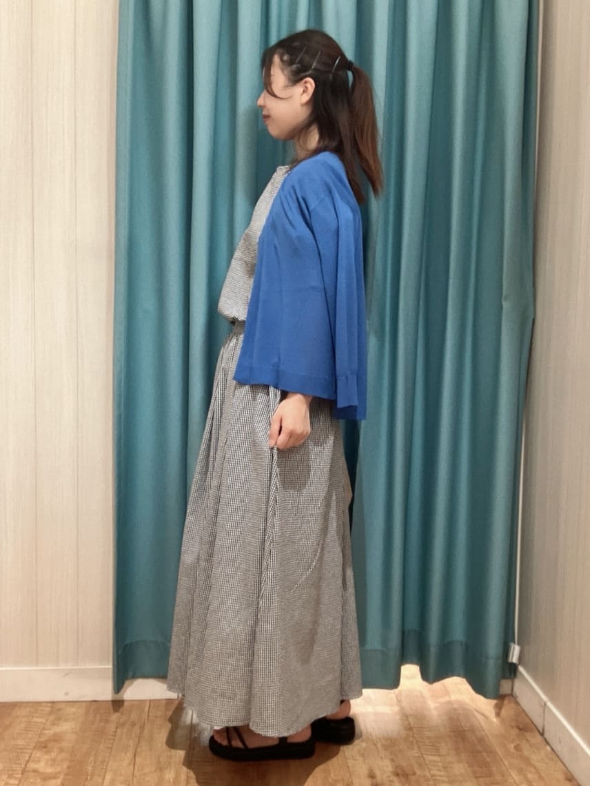 Riさんの「SHOO･LA･RUE｜【洗える】ひんやりさらっと 大人のシアーカーディガン」を使ったコーディネート