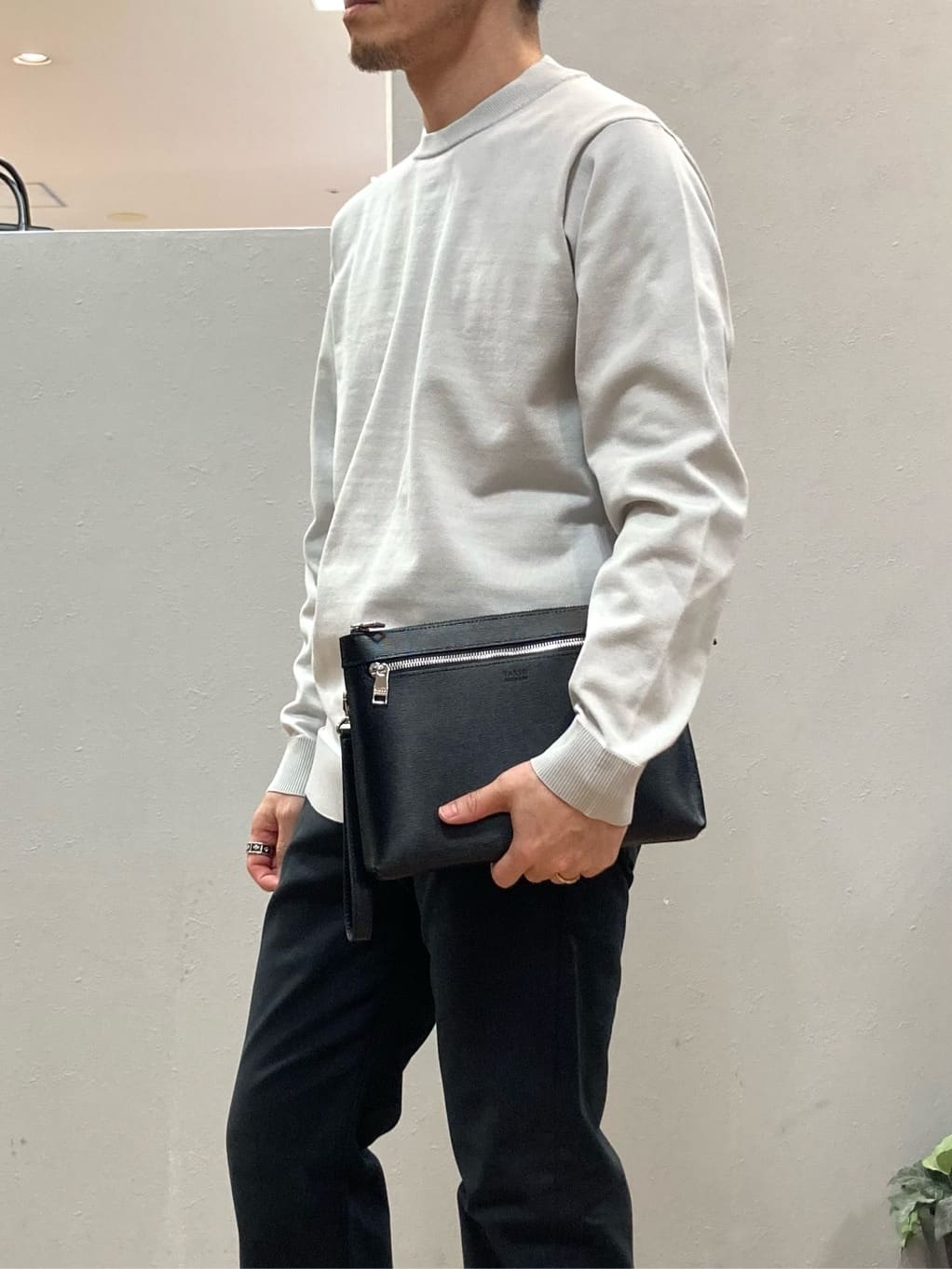 シュンさんの「TAKEO KIKUCHI｜【Made in JAPAN】播州織 ストレッチ パンツ」を使ったコーディネート
