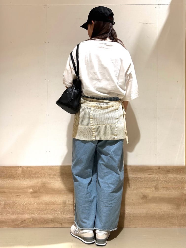 花さんの「SHOO･LA･RUE｜◆【選べる4柄】コットンプリントロゴTシャツ」を使ったコーディネート