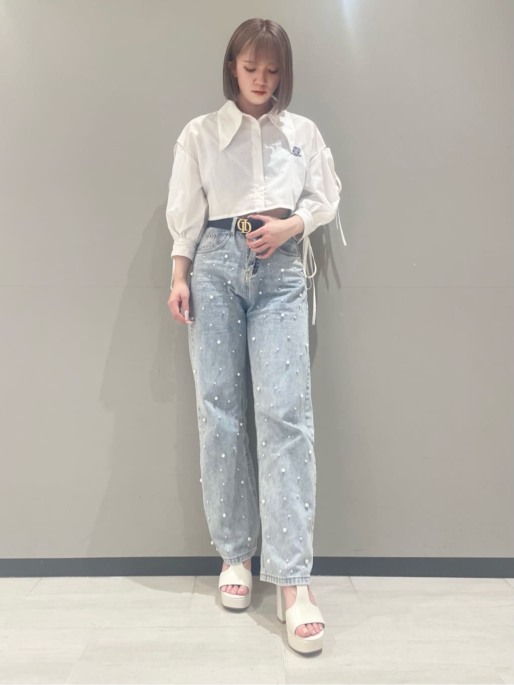 manamiさんの「ESPERANZA｜Tストラップスクエアサンダル」を使ったコーディネート