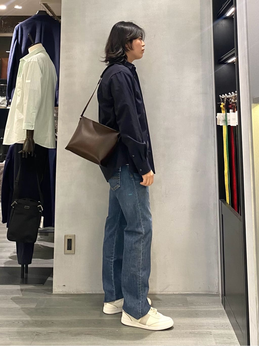 nishiさんの「TAKEO KIKUCHI｜【モンスターストレッチ】日本製 ウォッシュド デニムパンツ」を使ったコーディネート