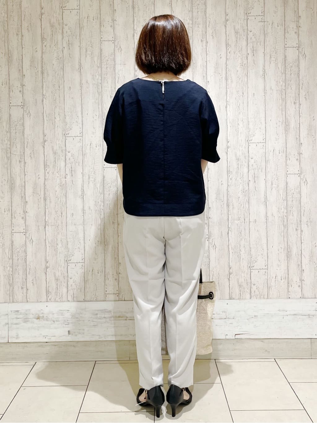 kcさんの「index｜《8色展開／XS-LLサイズ》タックパフスリーブブラウス【洗濯機洗い可／吸水速乾／防シワ／抗ピル】」を使ったコーディネート