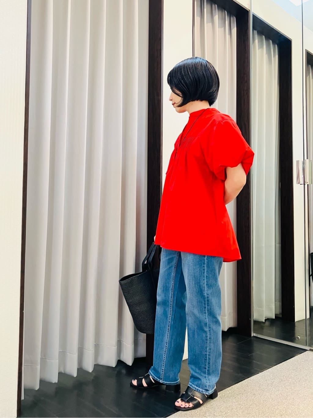 AYAさんの「INDIVI｜【褒められデニム】スリムストレート デニムパンツ」を使ったコーディネート