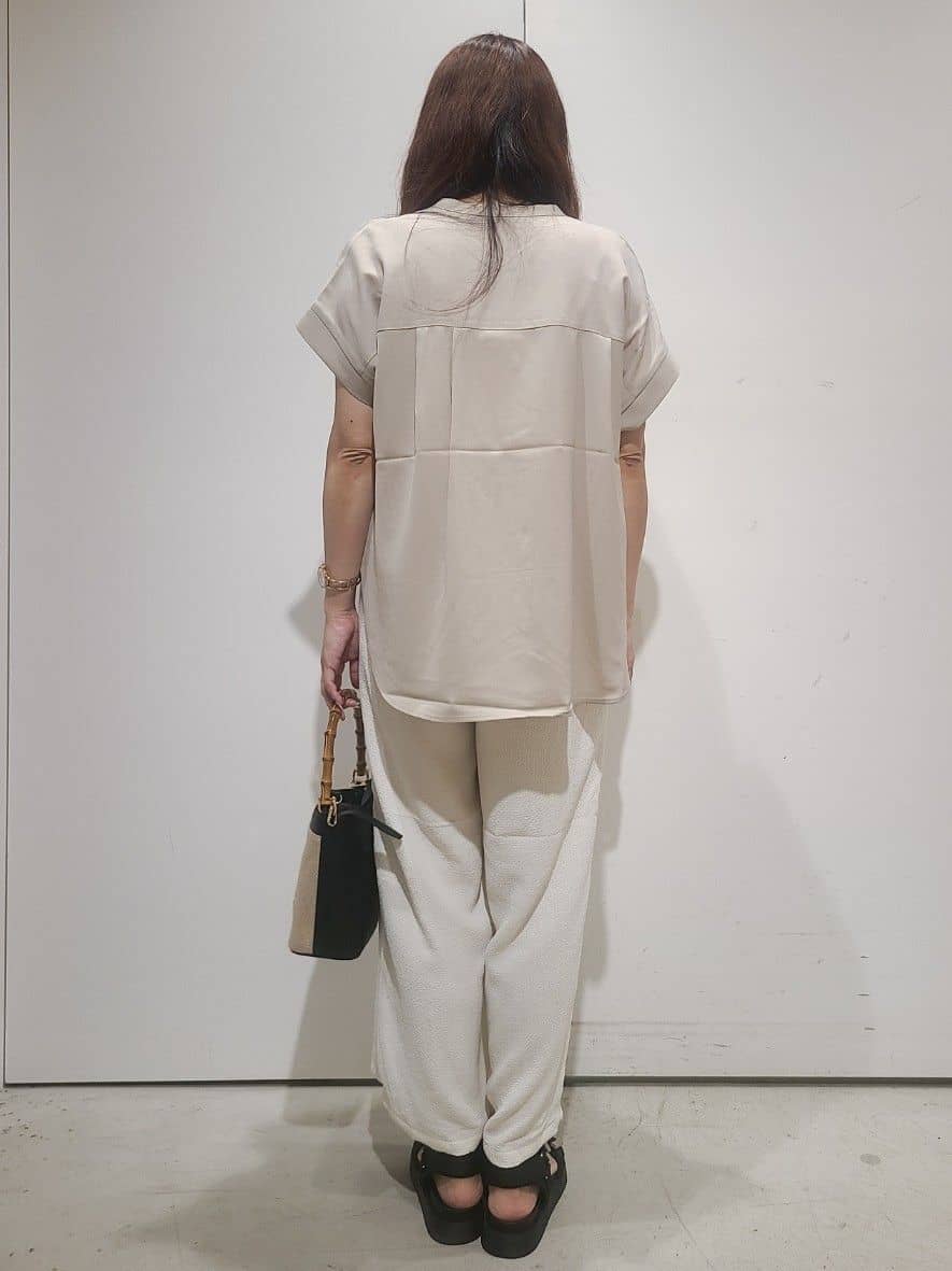 hmさんの「OPAQUE.CLIP｜《7色展開／SS-LLサイズ》ストレッチスキッパーブラウス／セットアップ対応【洗濯機洗い可／防シワ】」を使ったコーディネート