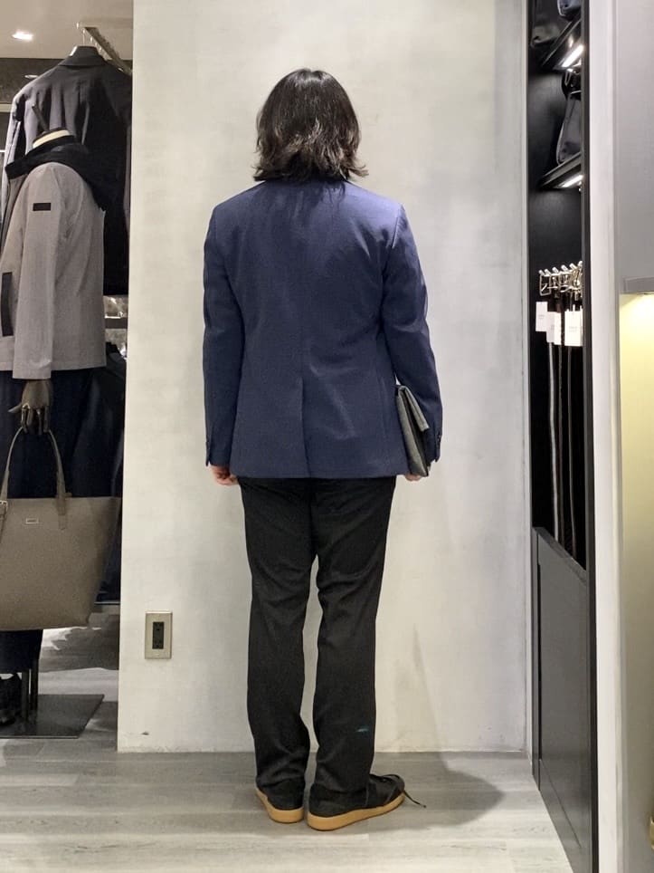 nishiさんの「TAKEO KIKUCHI｜【ONOFF対応】TRダブルニット ストレッチパンツ」を使ったコーディネート