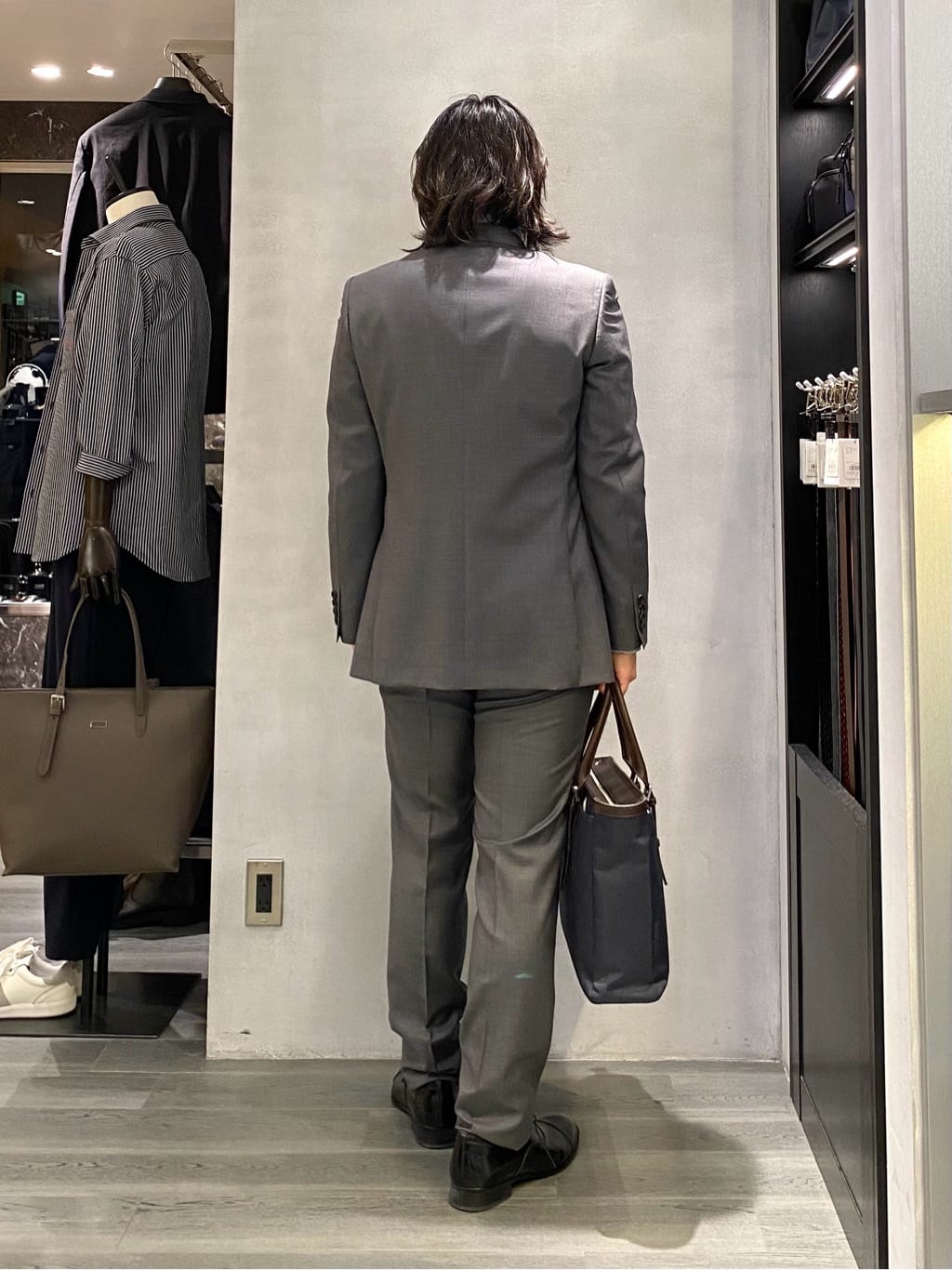 nishiさんの「TAKEO KIKUCHI｜ドビーストライプ ビジネス シャツ」を使ったコーディネート