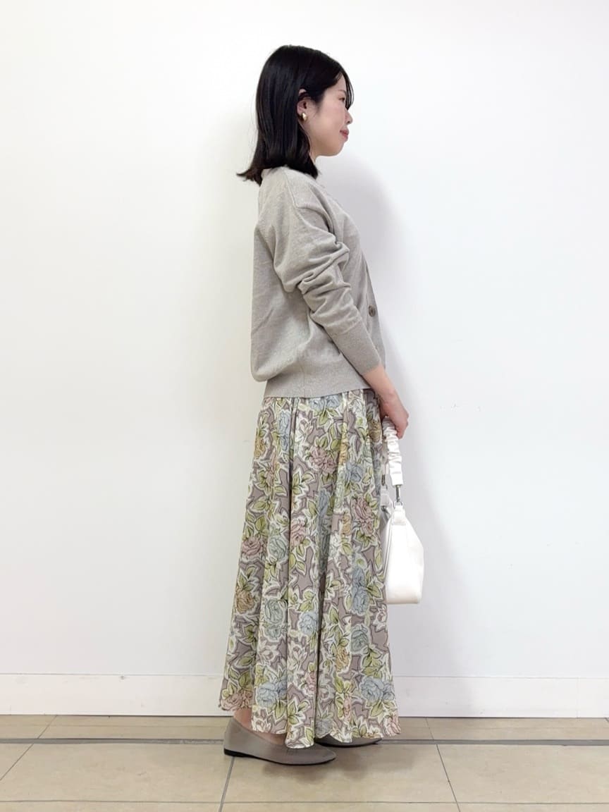 asamiさんの「UNTITLED｜◆【アンサンブル可能/手洗い可】リネン混ベーシックカーディガン」を使ったコーディネート
