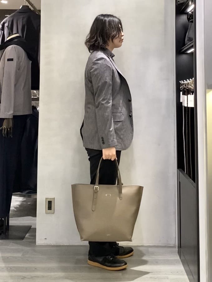 nishiさんの「TAKEO KIKUCHI｜【ONOFF対応】TRダブルニット ストレッチパンツ」を使ったコーディネート