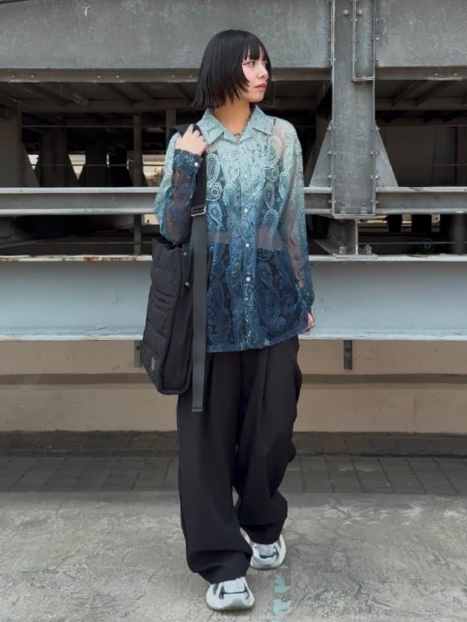 川本葵さんの「tk.TAKEO KIKUCHI｜◆バレルシルエットスラックス」を使ったコーディネート