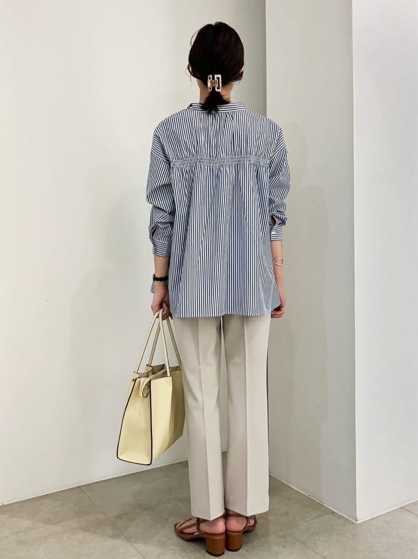 kanakoさんの「grove｜◆バックシャーリングシャツ」を使ったコーディネート