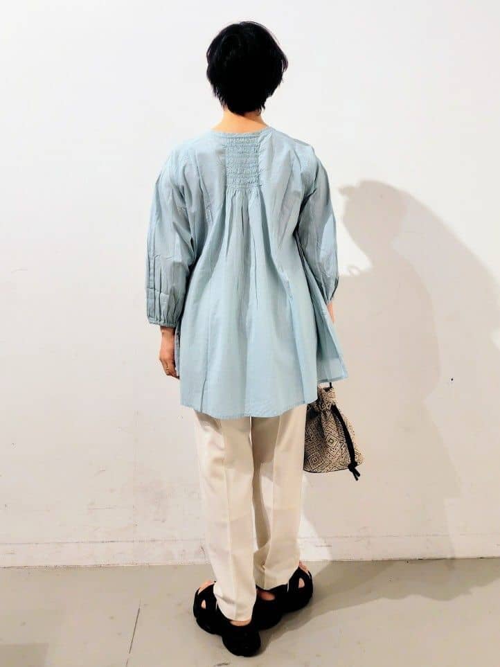kodamaさんの「THE SHOP TK｜◆コットンシャーリングブラウス【洗える】」を使ったコーディネート