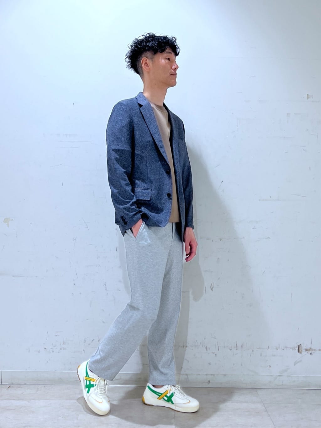 mutoさんの「TAKEO KIKUCHI｜【抗菌防臭／5サイズ展開】ハイゲージポンチ Tシャツ」を使ったコーディネート