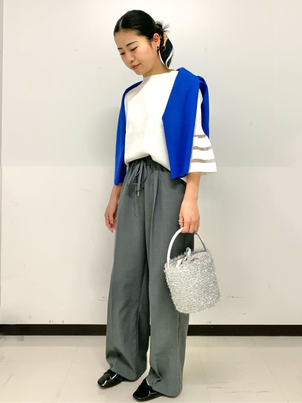 づっきーさんの「OPAQUE.CLIP｜◆《SS-LLsize》撥水フードブルゾン【洗濯機洗い可／花粉対応】」を使ったコーディネート