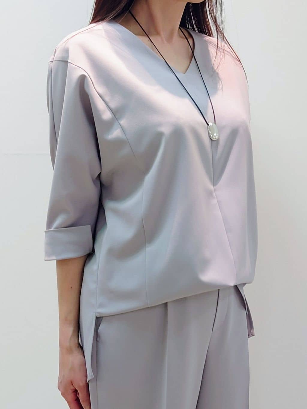 yoshiさんの「Reflect｜◆【マシンウォッシュ可／セットアップ可能】ストレートシルエットパンツ」を使ったコーディネート