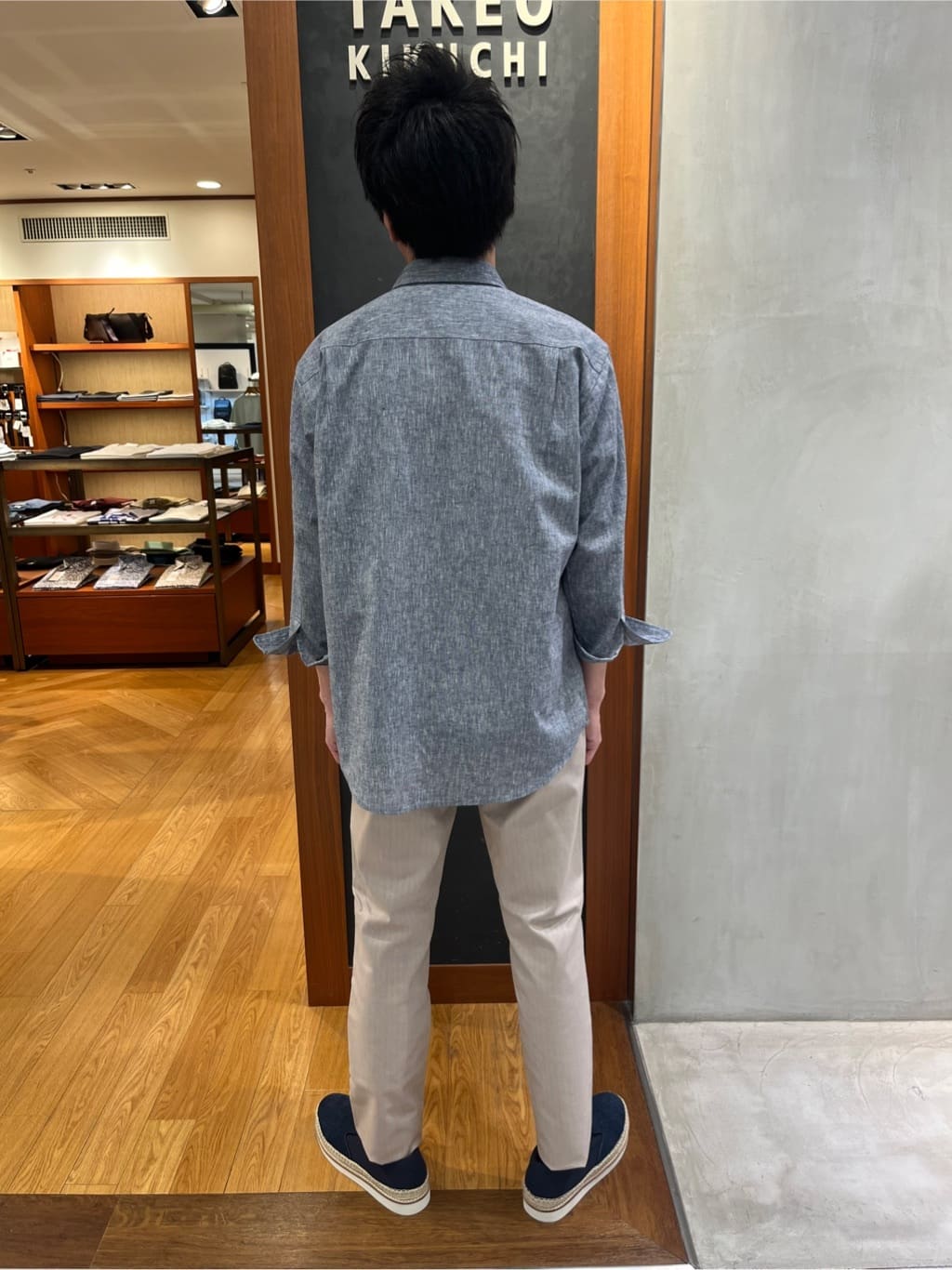 Yokochiさんの「TAKEO KIKUCHI｜【抗菌防臭／5サイズ展開】ハイゲージポンチ Tシャツ」を使ったコーディネート