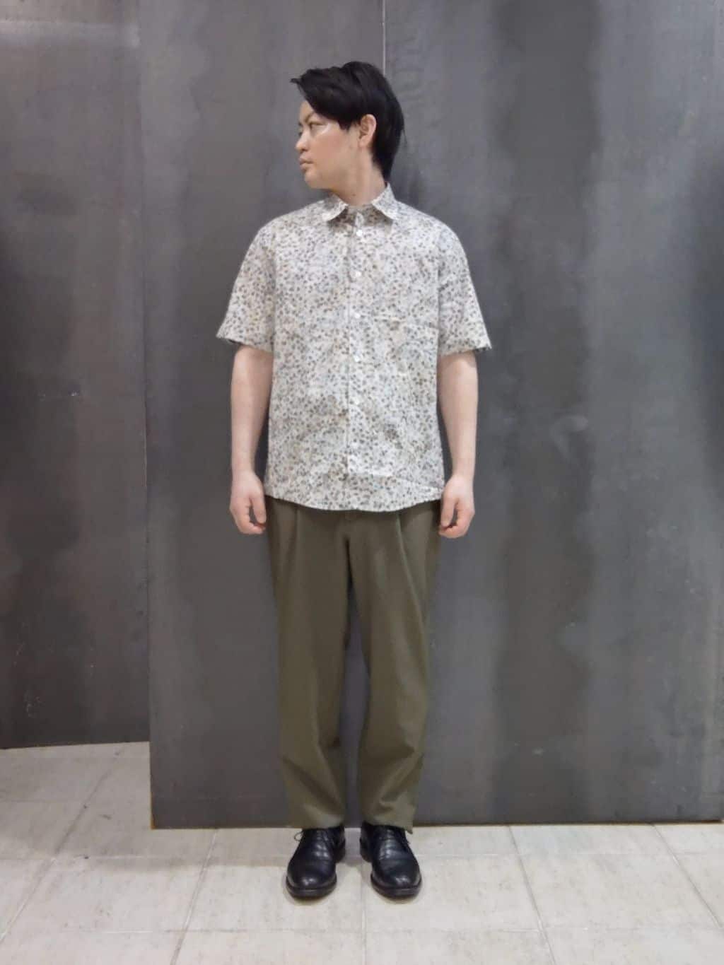 shiominさんの「TAKEO KIKUCHI｜【抗菌防臭】COOL DOTS（R）ドビープリント ジャケット」を使ったコーディネート