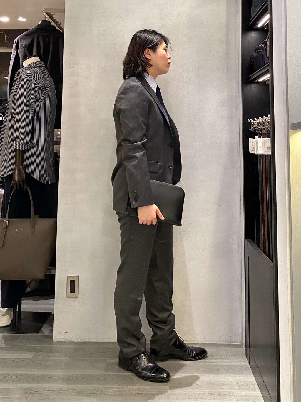 nishiさんの「TAKEO KIKUCHI｜ドビーストライプ ビジネス シャツ」を使ったコーディネート