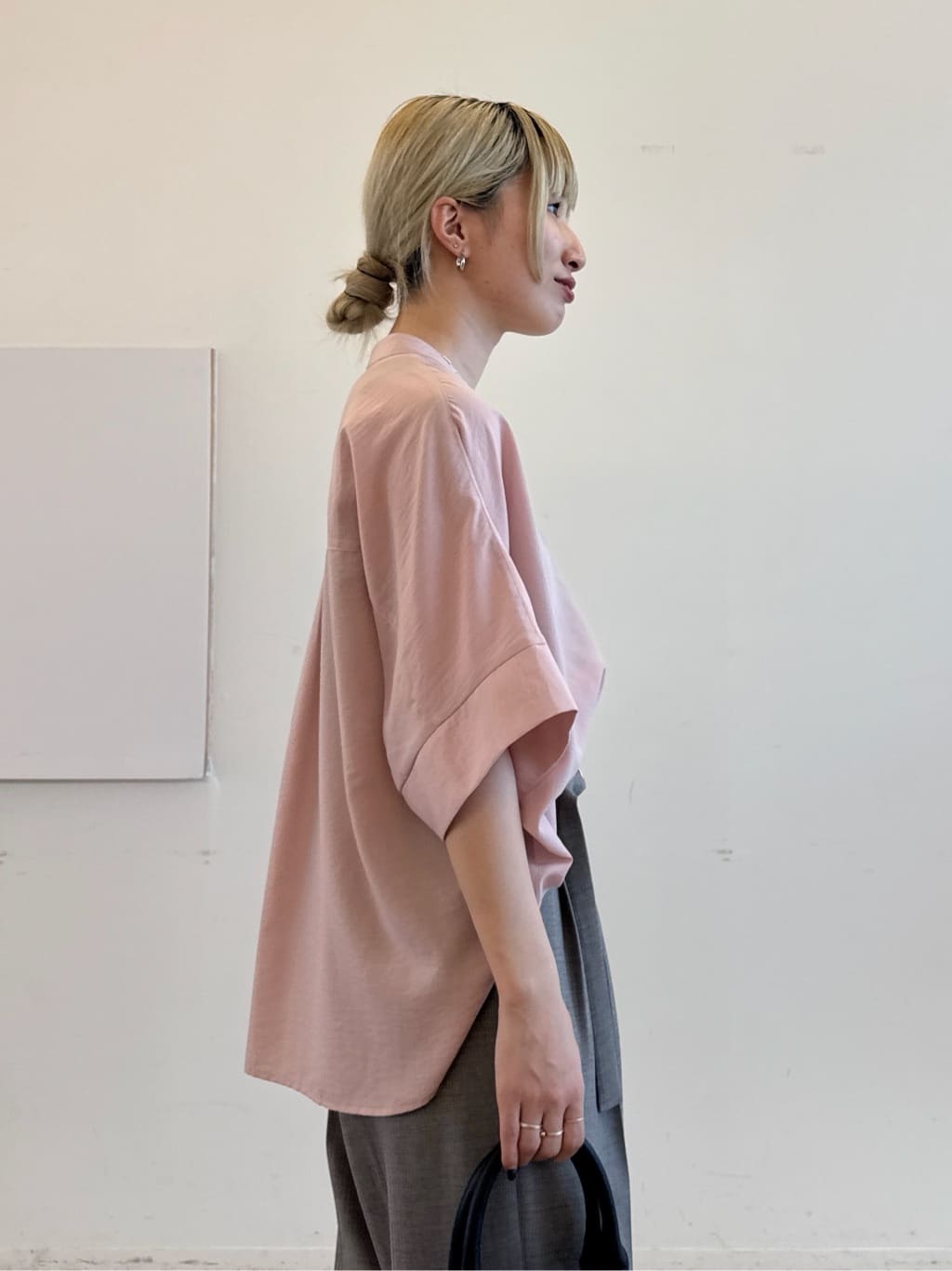 omaさんの「THE SHOP TK｜◆ドルマンブラウス【7色展開/洗濯機OK/体型カバー】」を使ったコーディネート