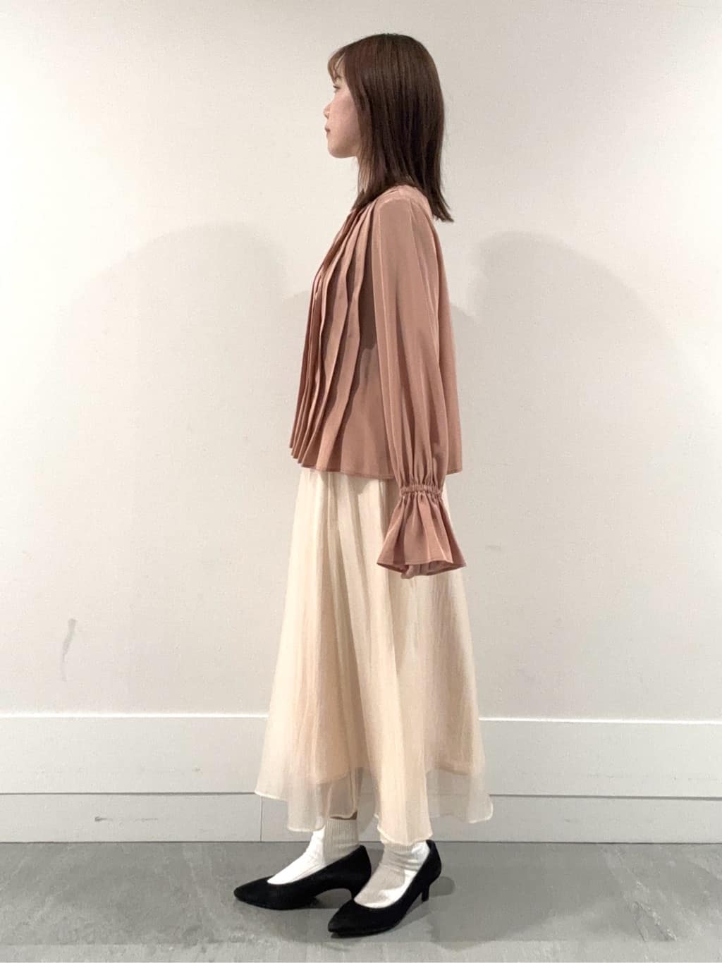 mioさんの「UNTITLED｜◆【後ろウエストゴム/洗える】シアーローンロングスカート」を使ったコーディネート