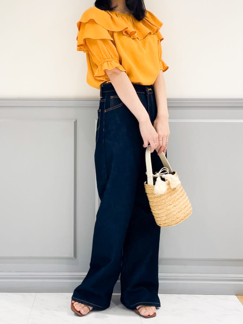 moeさんの「grove｜【Lee&times;grove別注】WIDE DENIM PANTS」を使ったコーディネート
