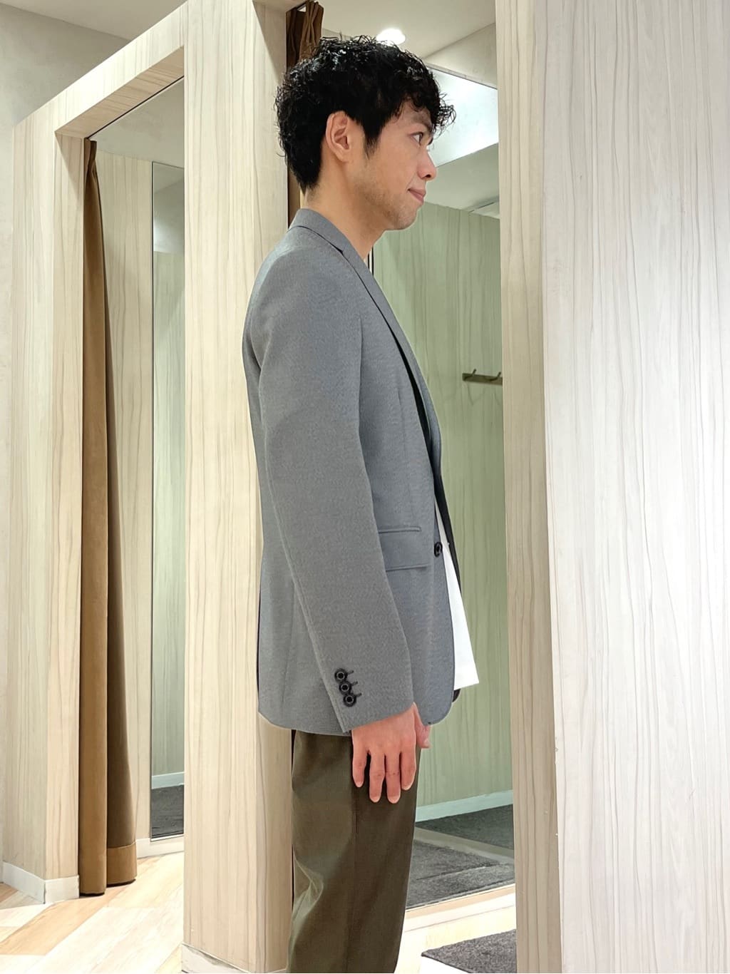 URAさんの「TAKEO KIKUCHI｜【全7サイズ&times;8色展開！】トップマルチヘリンボン パンツ」を使ったコーディネート