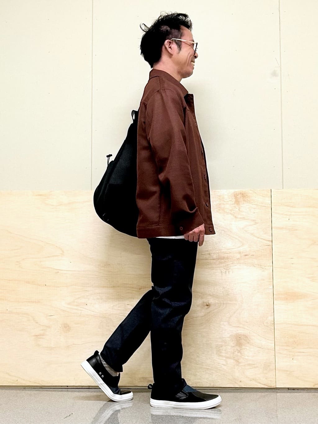KENJI Iさんの「THE SHOP TK｜【オールシーズン穿ける！】7DAYSストレッチへリンボンパンツ　ON&hArr;OFF兼用」を使ったコーディネート