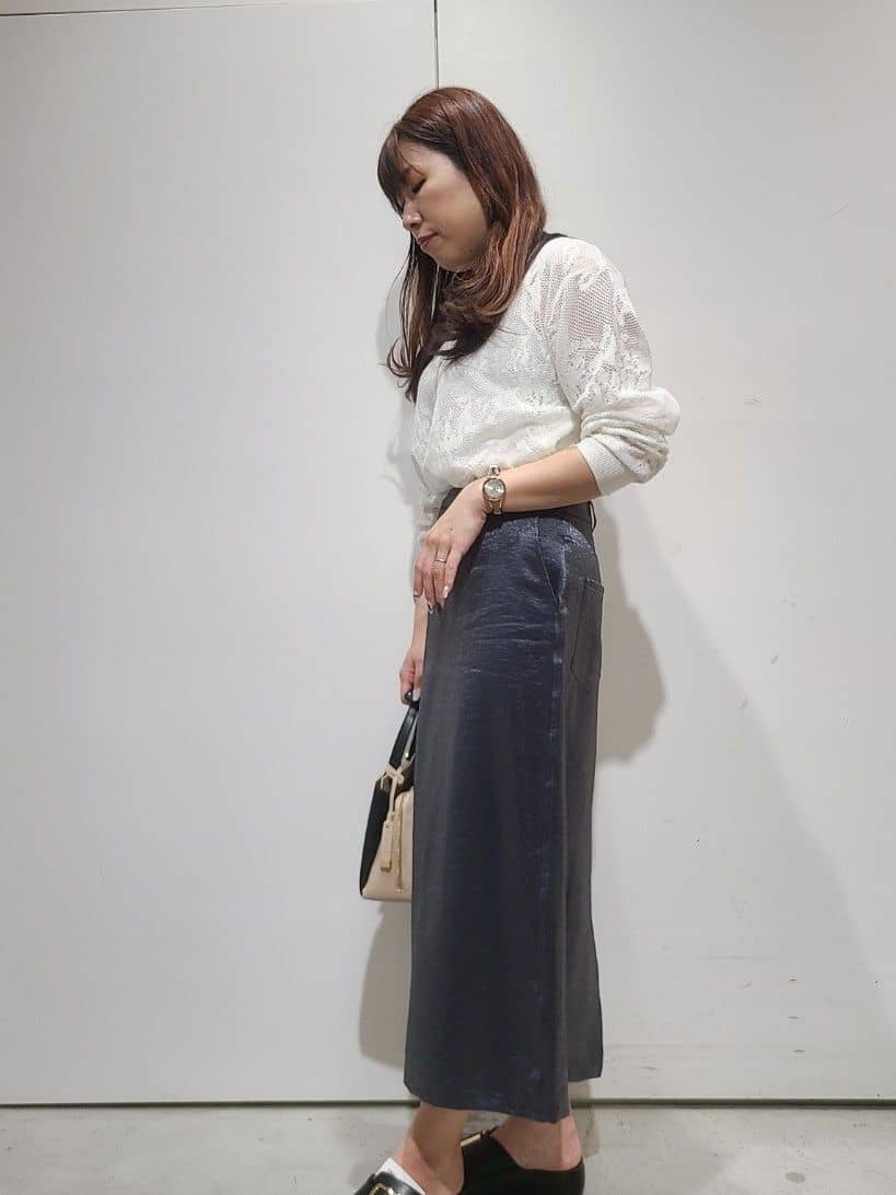 hmさんの「OPAQUE.CLIP｜◆フワラー柄シアーメッシュニット【洗濯機洗い可】」を使ったコーディネート