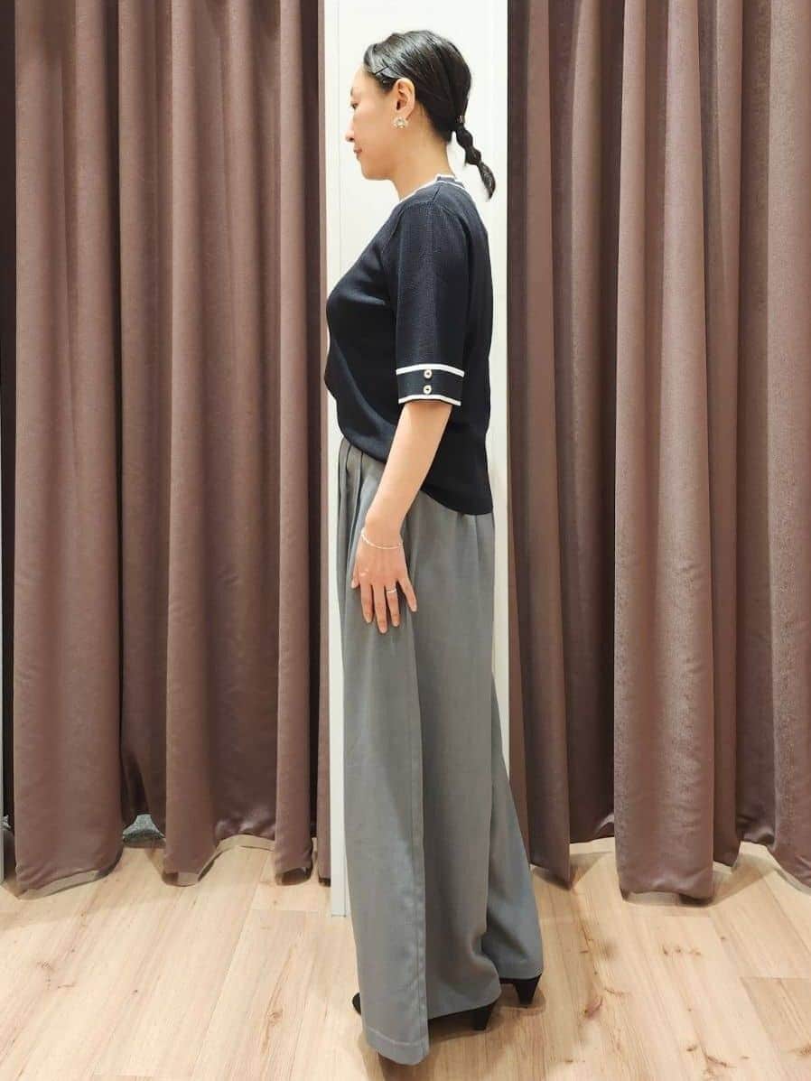 さくさんの「grove｜【人間工学】つつまれフィットパンプス【入卒対応可】」を使ったコーディネート