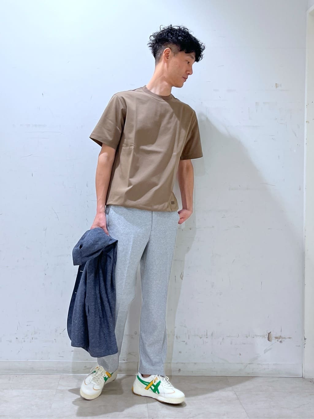 mutoさんの「TAKEO KIKUCHI｜【抗菌防臭／5サイズ展開】ハイゲージポンチ Tシャツ」を使ったコーディネート