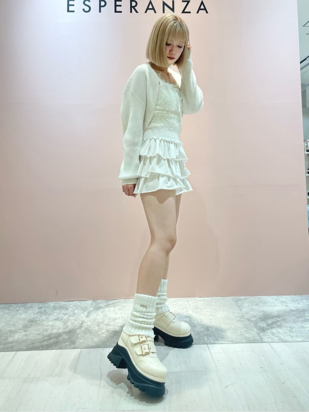 manamiさんの「ESPERANZA｜ダブルストラップ厚底スニーカー」を使ったコーディネート