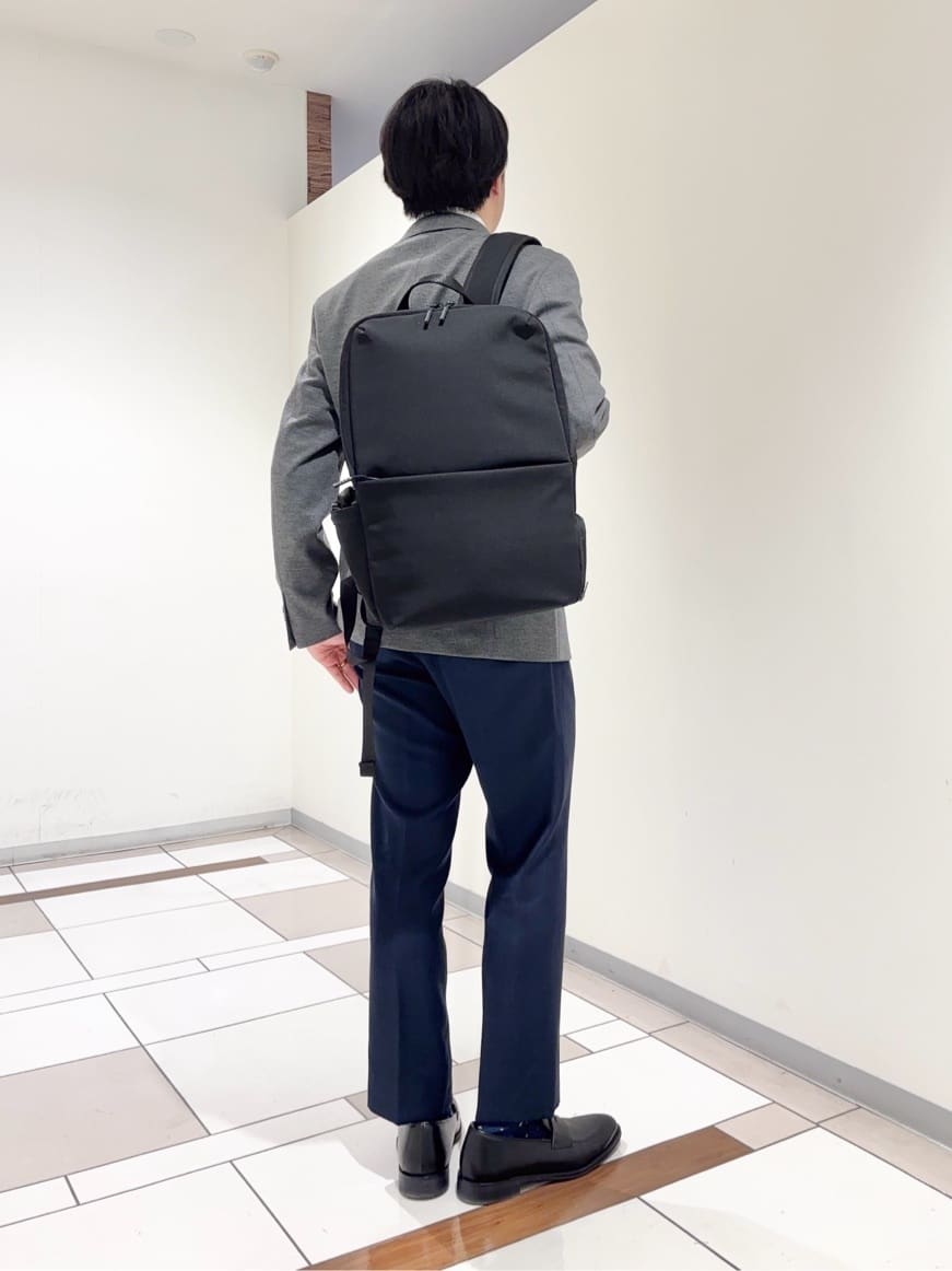 及川さんの「TAKEO KIKUCHI｜コインローファー」を使ったコーディネート